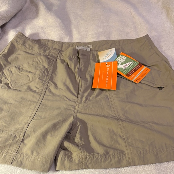 Royal Robbins Men's Khaki Cargo Shorts - Picture 1 of 4